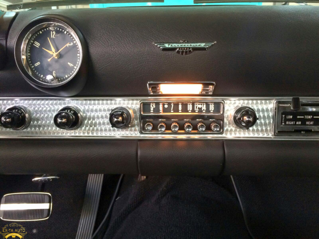 Tapițerie Ford Thunderbird restaurată de Ex-Ta Auto