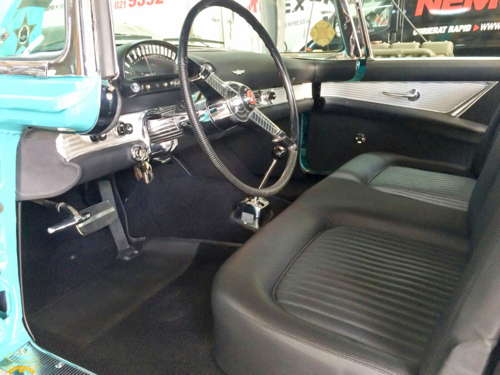 Tapițerie Ford Thunderbird restaurată de Ex-Ta Auto