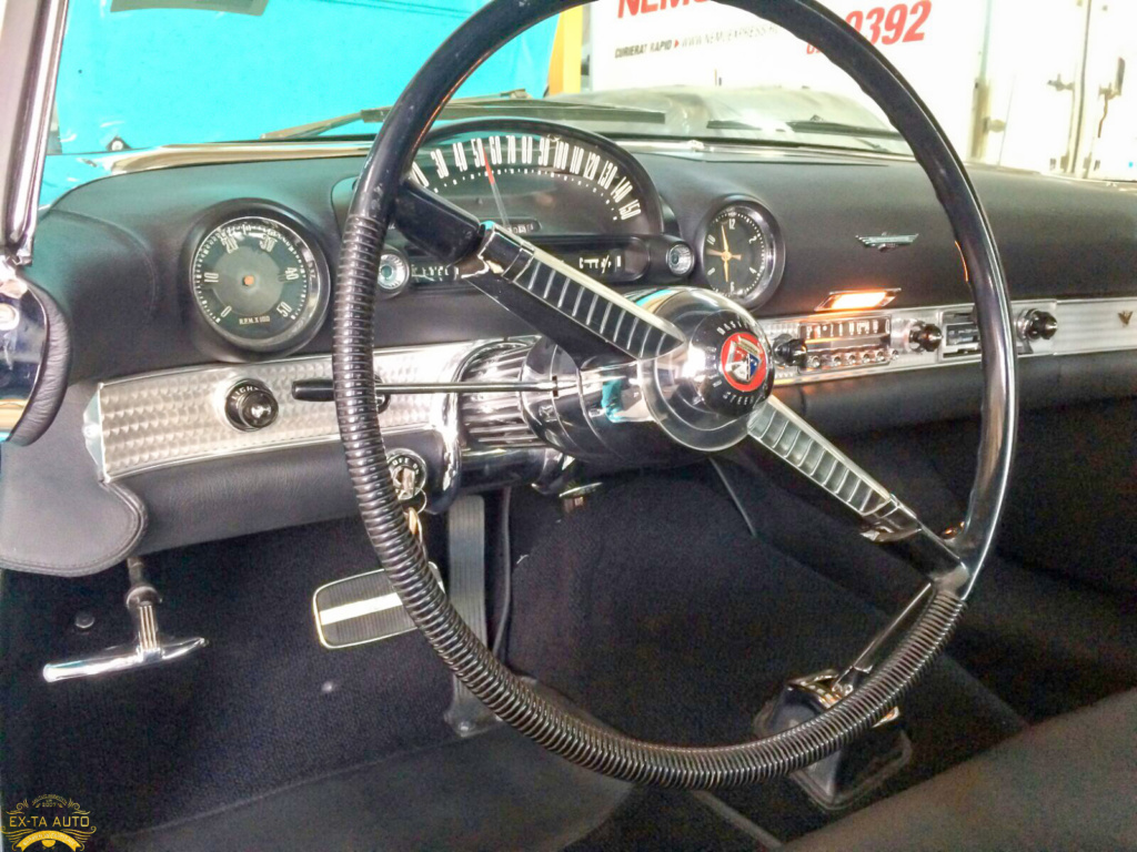 Tapițerie Ford Thunderbird restaurată de Ex-Ta Auto
