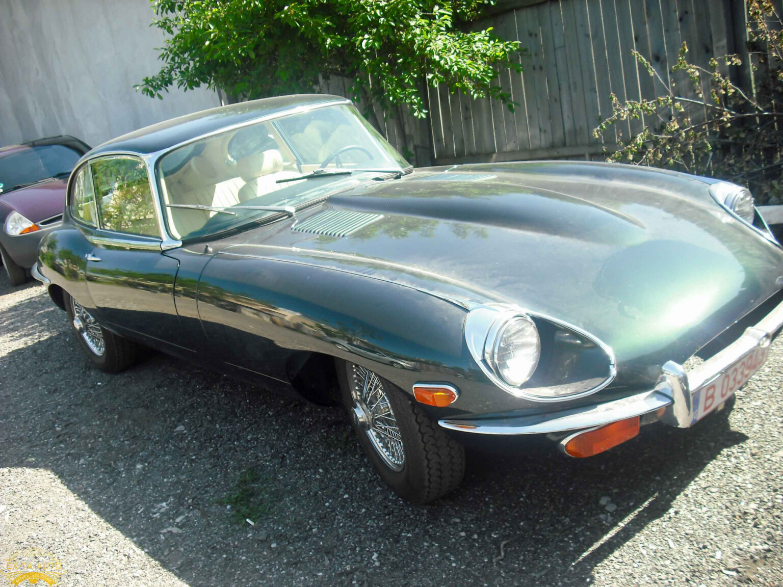 Jaguar E-Type cu tapițeria interioară restaurată