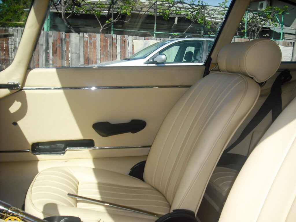 Tapițerie Jaguar clasic restaurată de Ex-Ta Auto
