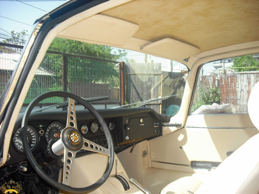 Tapițerie Jaguar clasic restaurată de Ex-Ta Auto