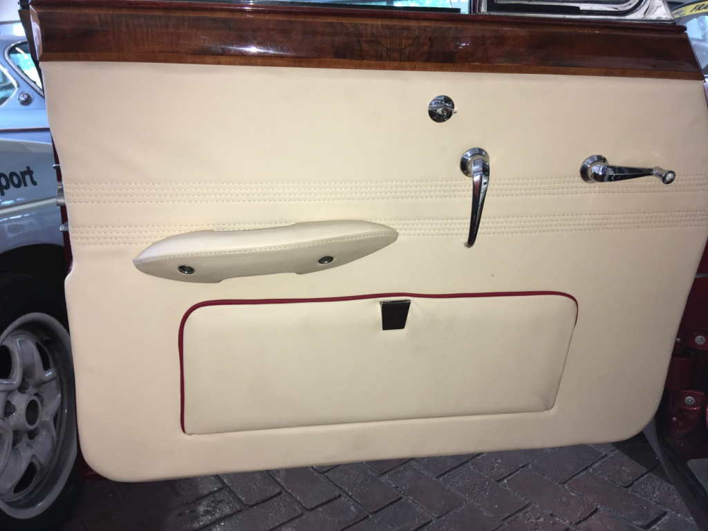 tapițerie usa spate Rolls Royce vintage
