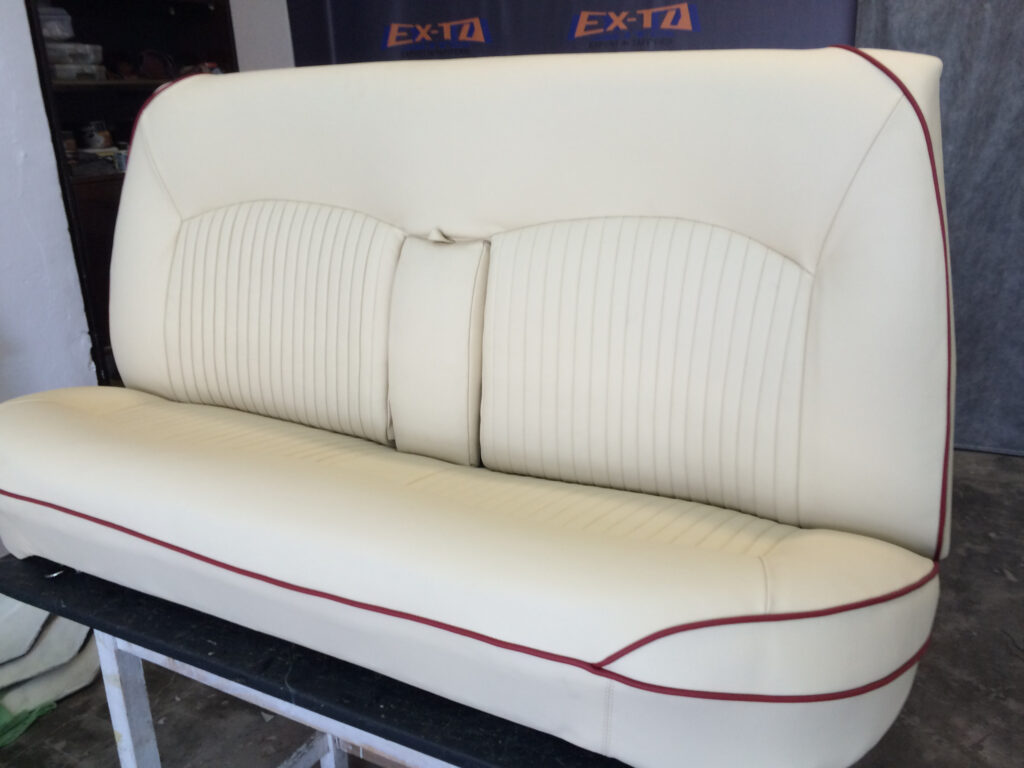 Tapițerie Jaguar clasic restaurată de Ex-Ta Auto