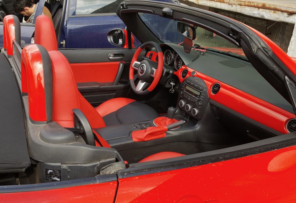 Tapițerie piele interior mazda