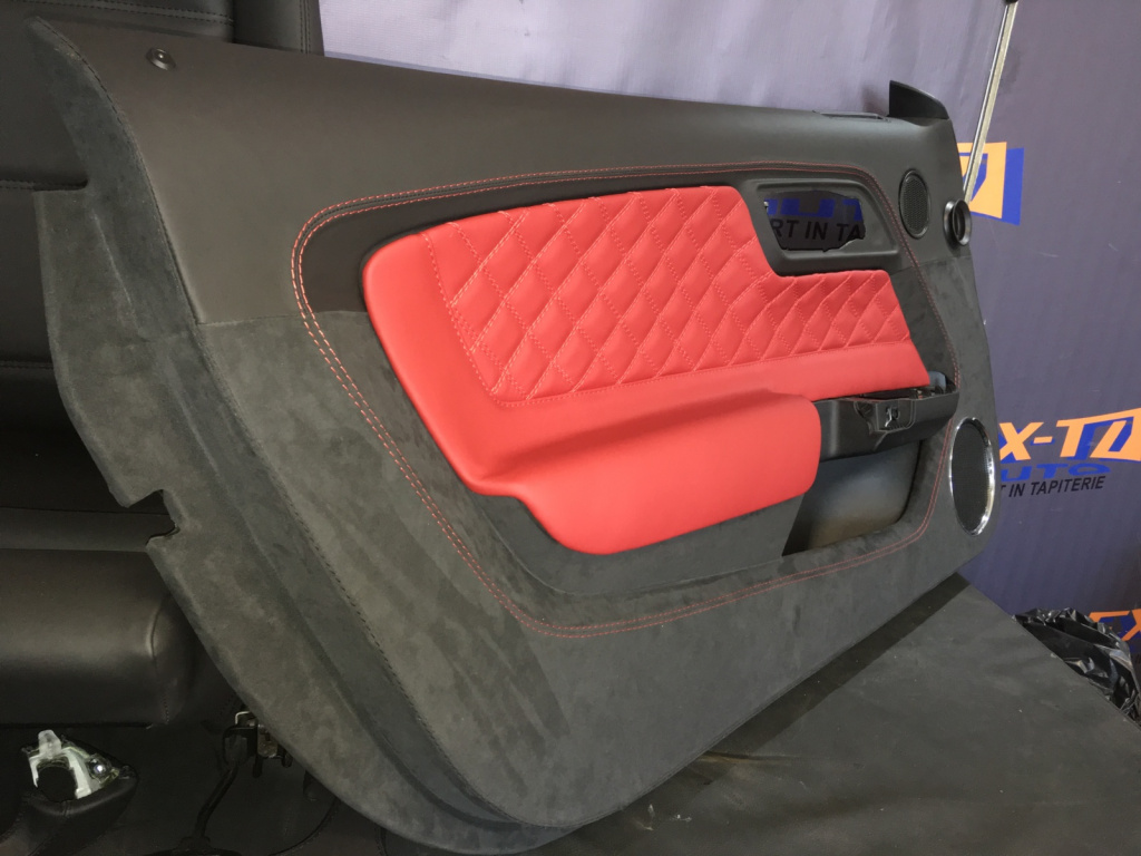 tapițerie alcantara mustang