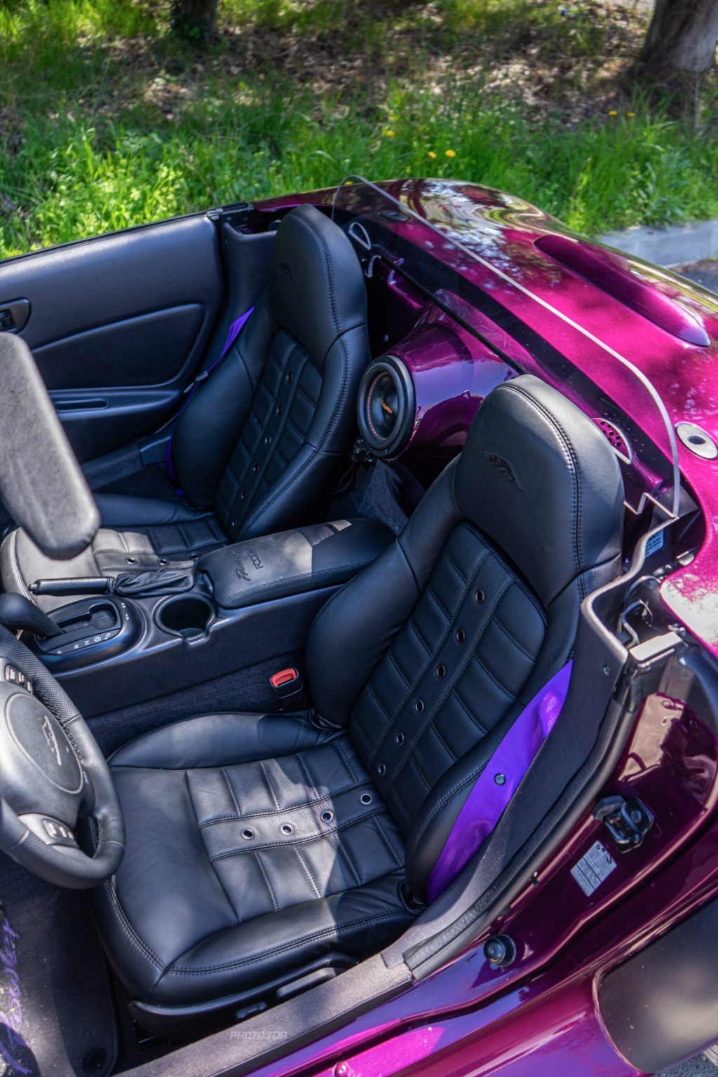 Interior Plymouth Prowler cu tapițerie refăcută