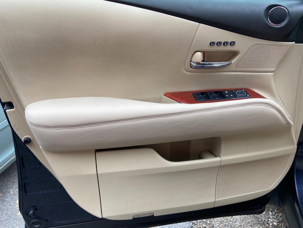 Tapițerie Lexus, lucrare Ex-Ta Auto