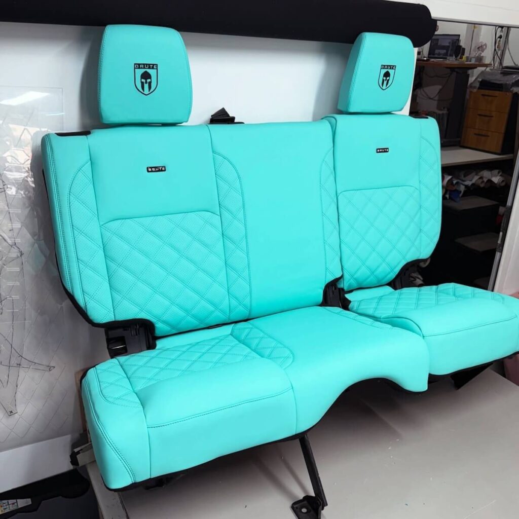 Banchetă spate rabatabilă Jeep Wrangler JK, tapițerie piele turcoaz